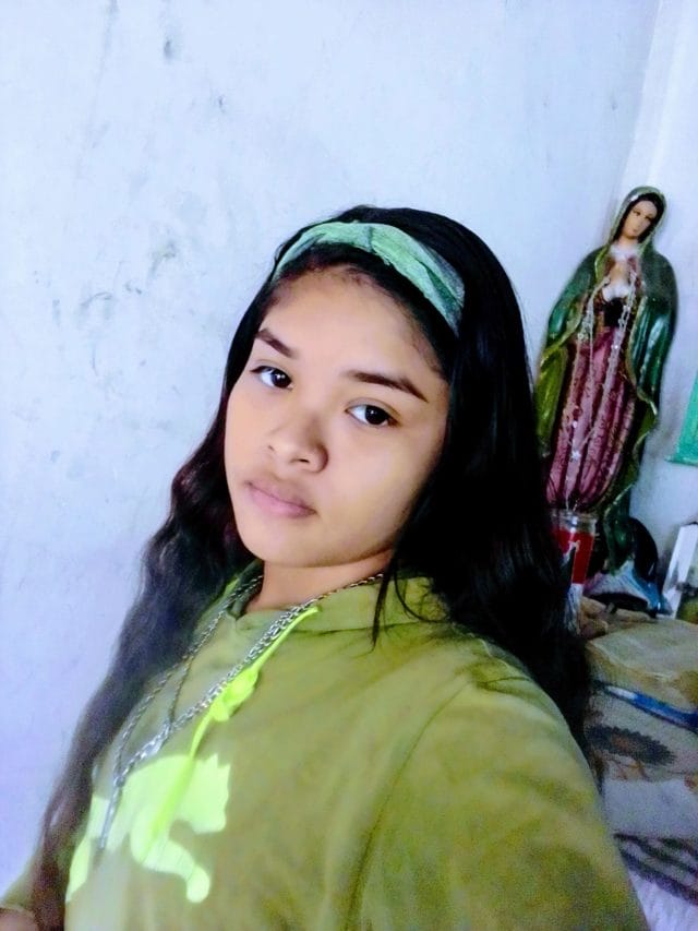 ANA KAREN menor mamantel