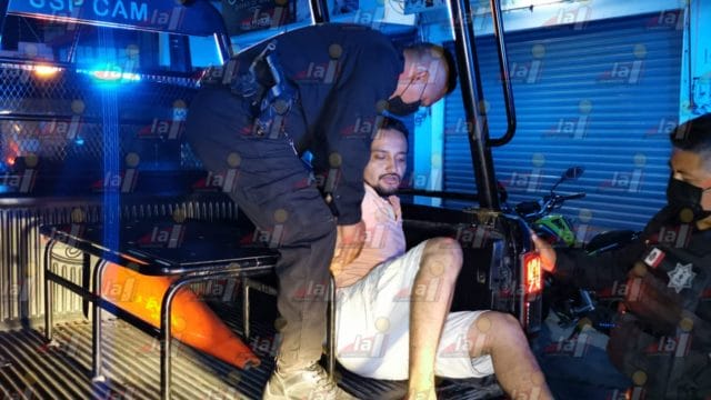 Detenido por golpear a su esposa en Carmen