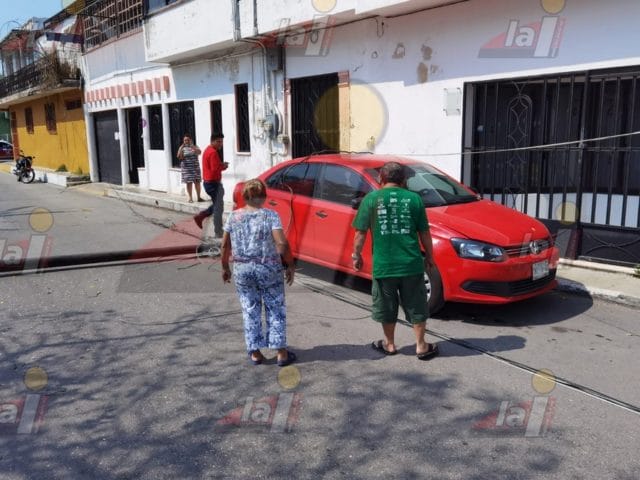poste CFE barrio Santa ana