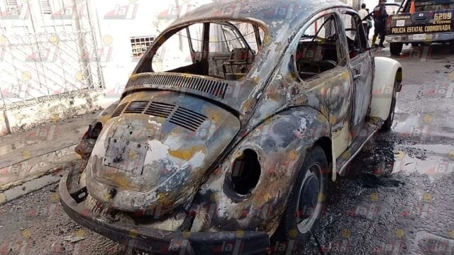 Circulando por el centro, volchito se incendió (1)