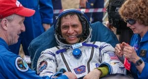 Astronauta regresa a la Tierra tras estar 371 días atrapado en el espacio