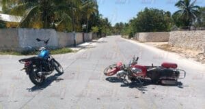 Choque entre dos motocicletas en Dzidzantun