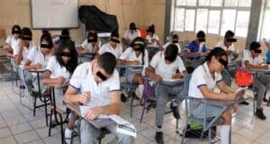 Detienen a maestro: quería ser 'sugar daddy' de su alumna