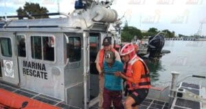 Rescatan a pescador naufrago en Progreso