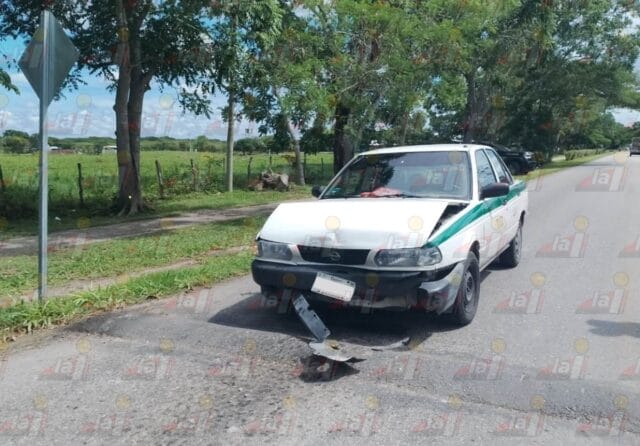Taxi causa aparatoso choque en Tizimín