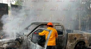 Camioneta con 300 mil pesos adentro se incendia en Oxkutzcab