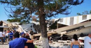Derrumbe en el techo de una iglesia deja al menos 5 muertos