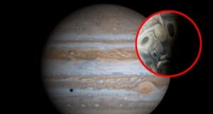 La NASA capta un rostro humano sobre Júpiter