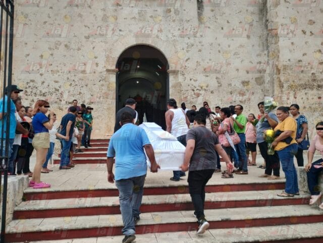Menor de edad fallece en Tizimín por dengue; hoy fue su funeral