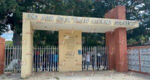 alumnos encapuchados beca normal rural de Hecelchakan