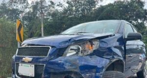 Aparatoso choque en la 'curva del diablo' de Hecelchakán