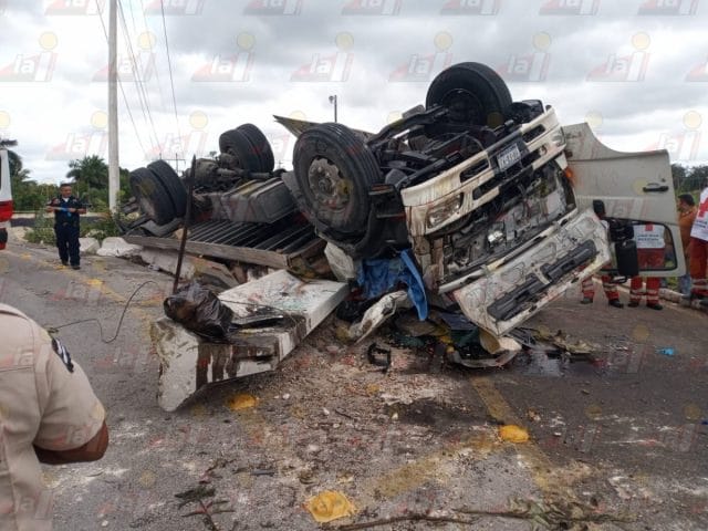 Conductor fallece tras accidente en la Mérida-Chetumal