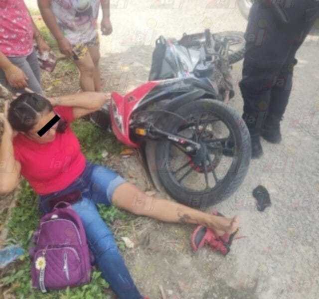 Policía de Dzidzantún causa choque y lesiona a joven motociclista