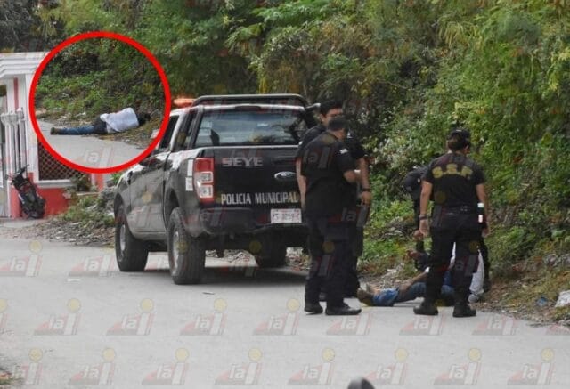 Policías agarran a sujeto para que duerma más cómodo en Seyé