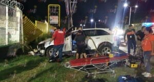 borracha camioneta accidente avenida Cuatro Carriles