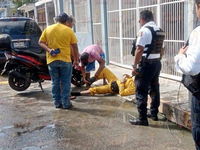 Hombre lesionado tras derrape en motocicleta en la colonia Salitral
