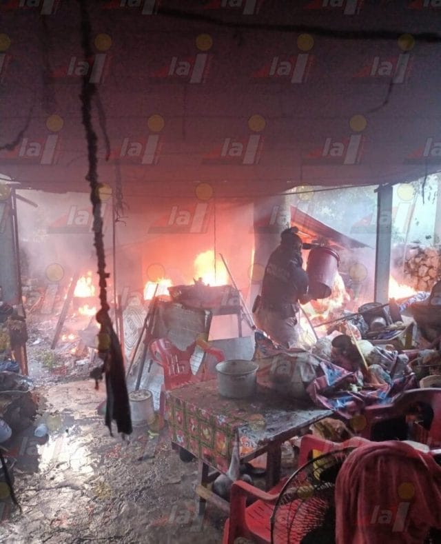 Incendio en un gallinero de Umán deja daños materiales