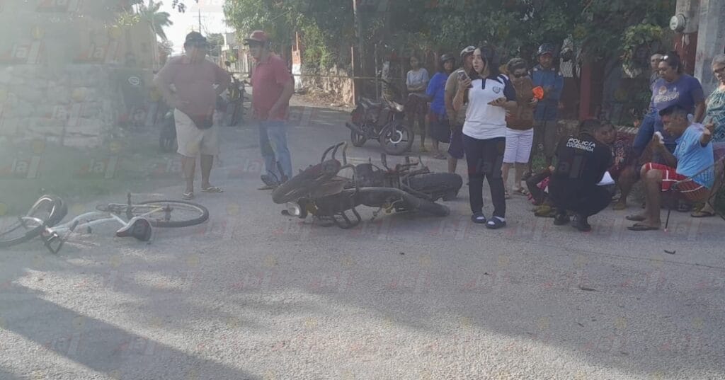 Mujer embarazada lesionada tras choque de motocicletas en Dzidzantún