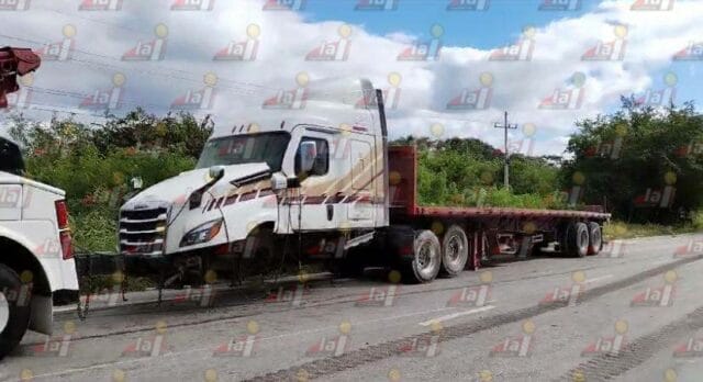 tráiler puente carretera Champotón-Campeche tráiler puente carretera Champotón-Campeche