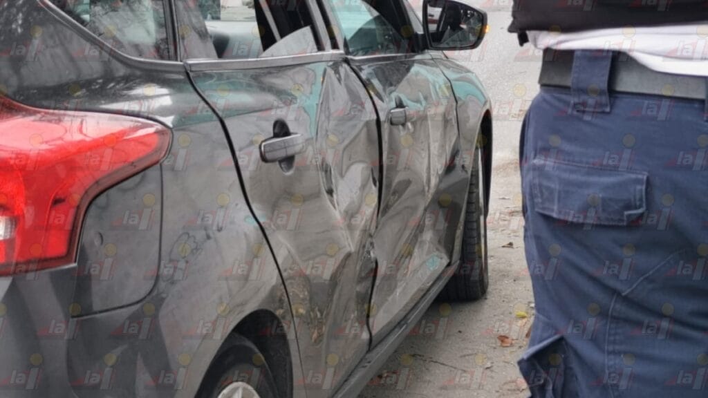 Automóvil manda al hospital a mujer y huye en la Tecolutla
