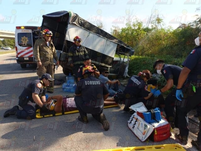 Cinco lesionados tras aparatoso choque en el Periférico
