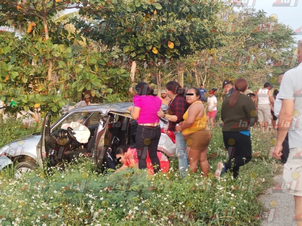 Cuatro mujeres al hospital tras volcadura en la Buctzotz-Tizimín
