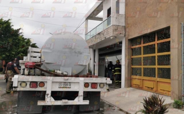 Incendio acaba con el cuarto de una casa en el fracc Mundo Maya