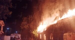 Incendio consume casa de techo de huano en Peto