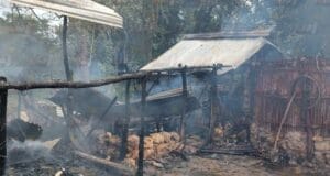 Incendio consume por completo casa tradicional en Dzitnup