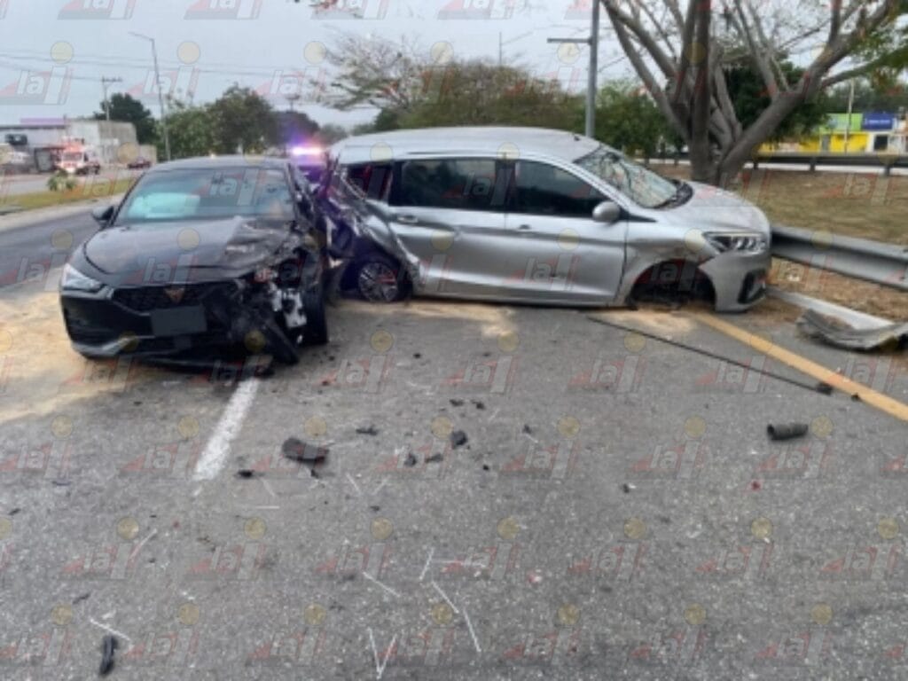 Por dormirse, causa fuerte choque en el Periférico de Mérida