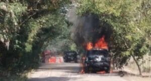 Por un cortocircuito, incendio consume camioneta en Buctzotz