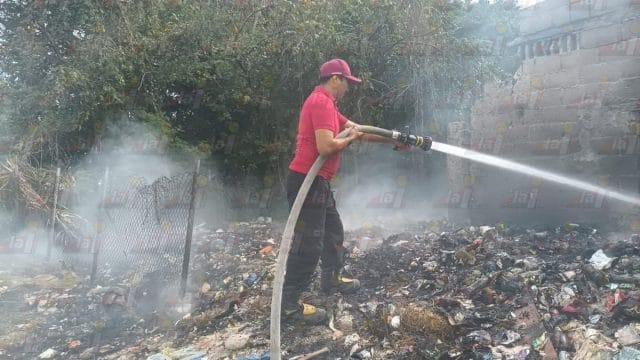 Quema de basura causan doble incendio en Campeche