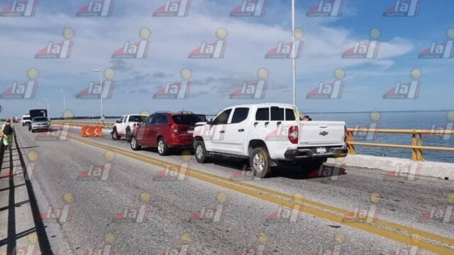 choque entre dos camionetas choque entre dos camionetas