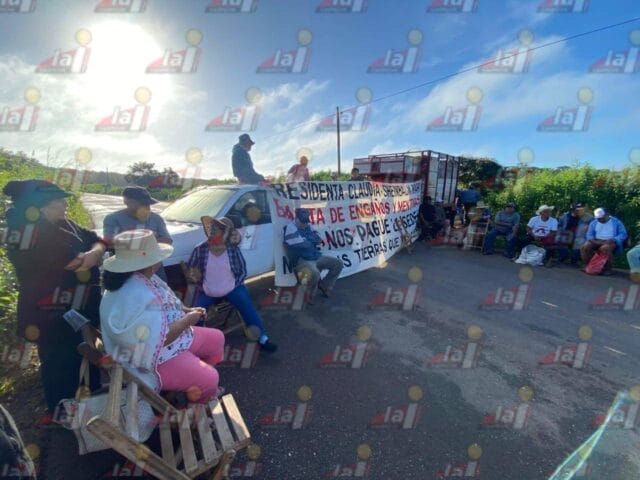ejidatarios bloqueo sedena carretera Calkiní-Uxmal ejidatarios bloqueo sedena carretera Calkiní-Uxmal