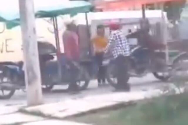mototaxi mujer machete escárcega