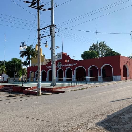 Confunde a su compañero con un venado Confunde a su compañero con un venado
