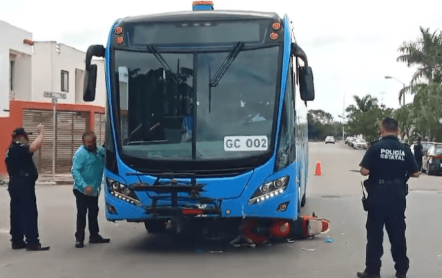 motociclista se impacta con un Va y Ven