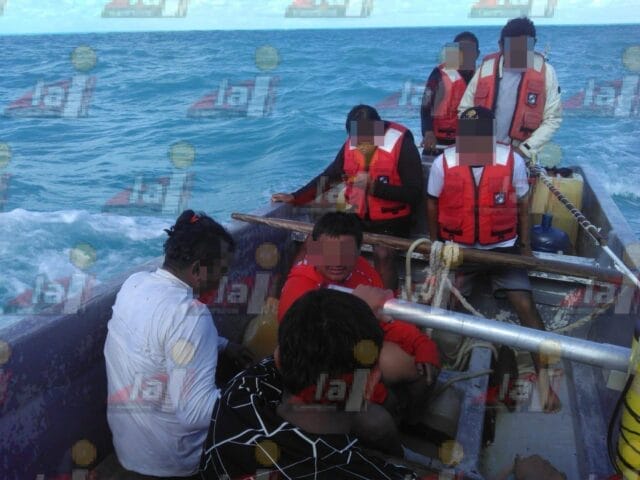Rescatan a cuatro tripulantes