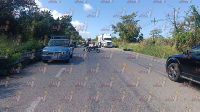 joven motociclista camioneta