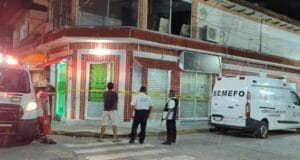 Muere hombre tras sufrir infarto en pleno negocio de desayunos en Ciudad del Carmen