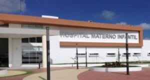 Desesperación de madre por la falta de atención médica a su hija que perdió su bebé