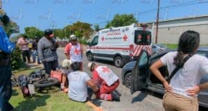 Repartidor estuvo a nada de perder el pie tras ser atropellado por automovilista en Carmen