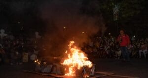 Valladolid despide su carnaval con la tradicional quema de Juan Carnaval