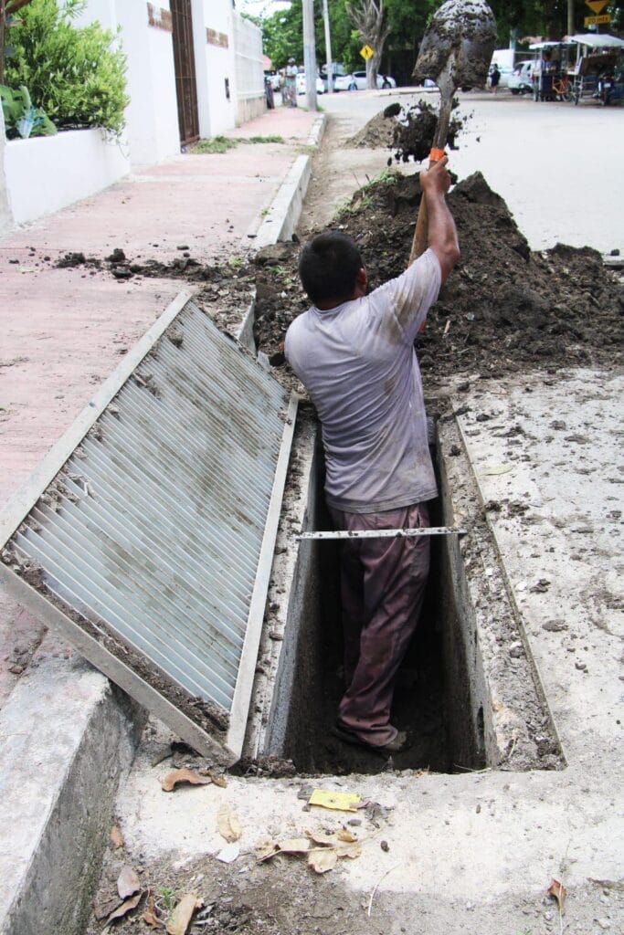 Preparándose para la Lluvia: Ayuntamiento de Tizimín Intensifica Desazolve"