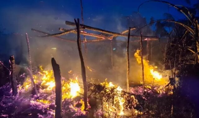 Vivienda es consumida por incendio en Champotón: familia lo perdió todo Vivienda es consumida por incendio en Champotón: familia lo perdió todo