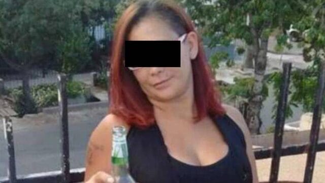Mujer asaltante mata a hombre que abusó de su hija y lo pone en un asador