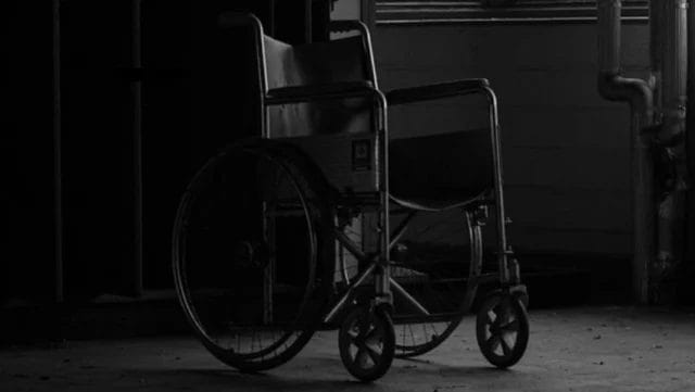 Mató a su madre y la paseó en silla de ruedas