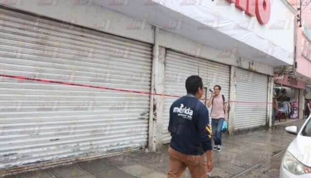 Suspenden local en el centro de Mérida por techos en mal estado Suspenden local en el centro de Mérida por techos en mal estado