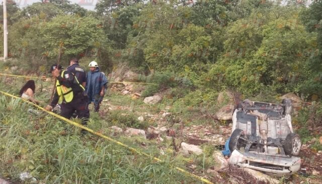 Fatal accidente en la "Curva de la Muerte" deja un muerto y dos heridos en la vía Motul-Baca