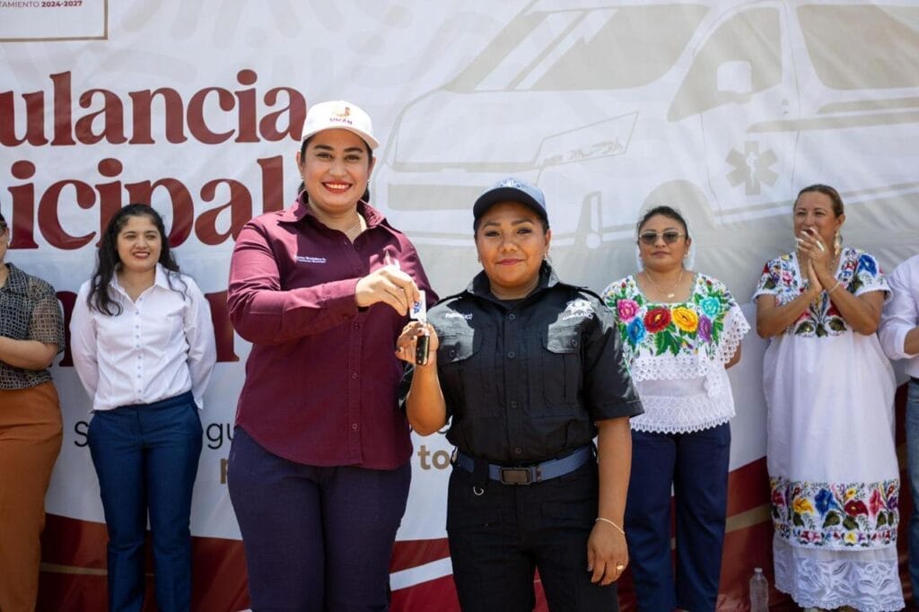 Umán cuenta con su primera ambulancia municipal, servicio gratuito 24/7